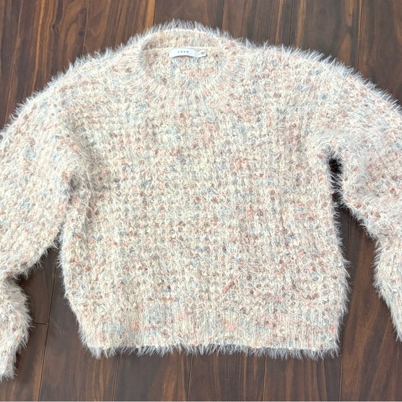 Lush Textured Cream Sweater - Picture 2 of 4